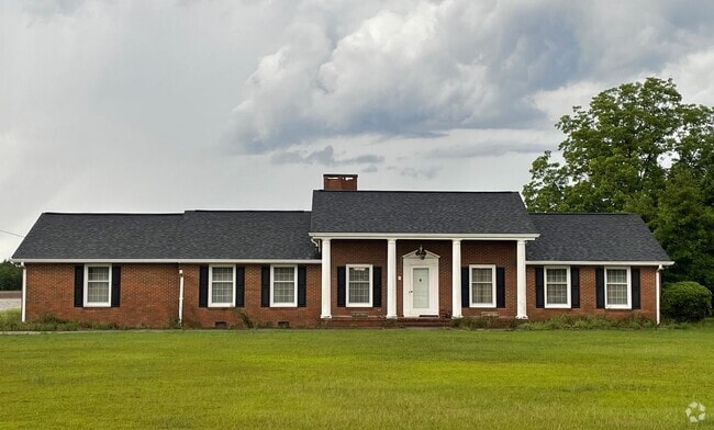 Building Photo - 1770 Straw Pond School Rd Rental