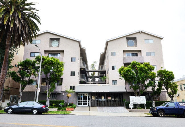 Photo - 1402 N Alta Vista Blvd