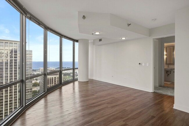 Photo - 1245 S Michigan Ave
