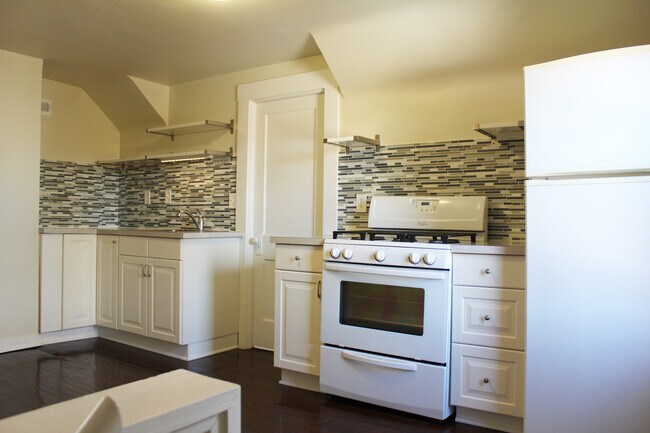 Kitchen - 17606 Franklin Ave Unit 17606 Franklin Ave FL 3