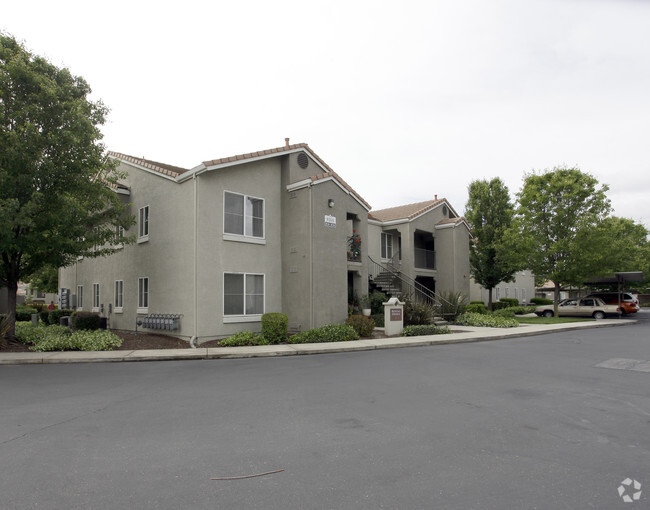 Building Photo - The Verandas Senior Apartments