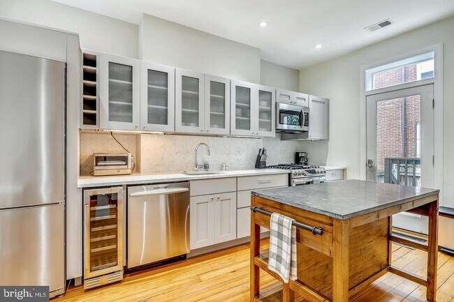 Photo - 1903 New Hampshire Ave NW