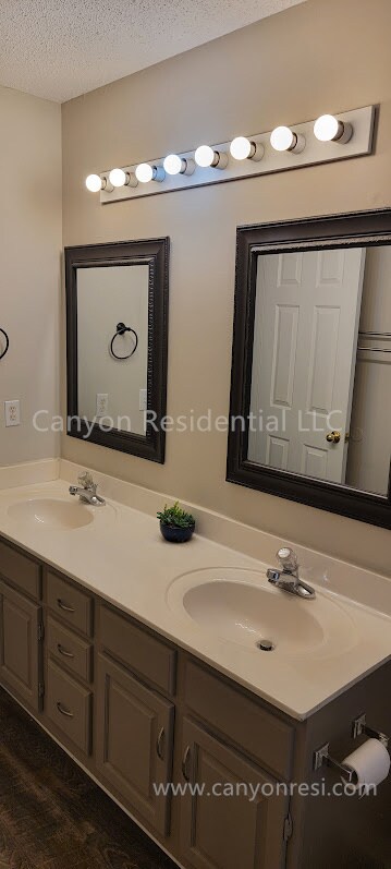 Photo - Beautiful 4b Room!Move in ready!