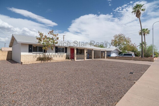 Photo - 1705 N Camellia St