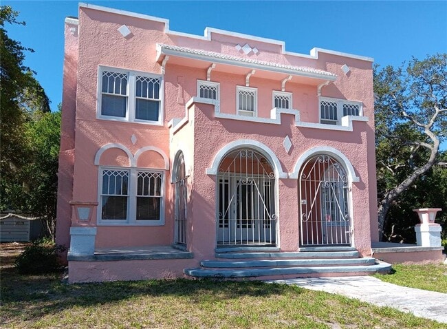 Building Photo - 830 37th Ave S