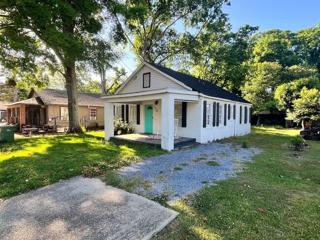 Photo - 298 Broadway St