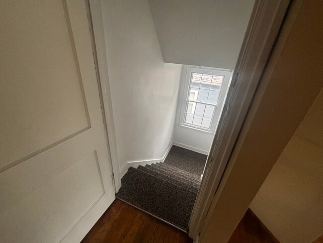 Photo - 821 W 4th Ave