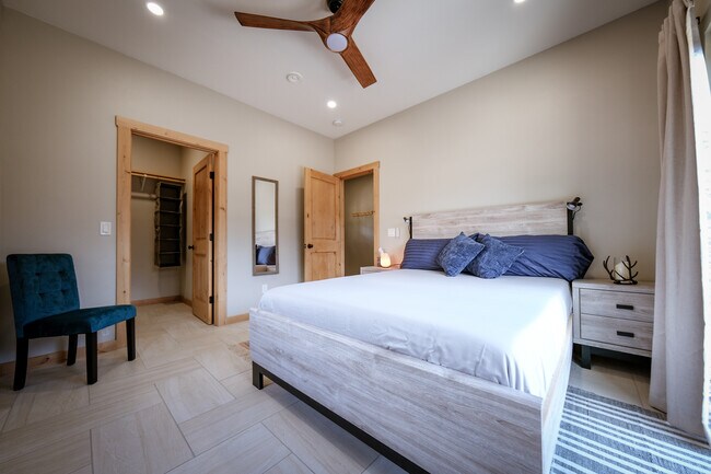 Photo - 455 Front St