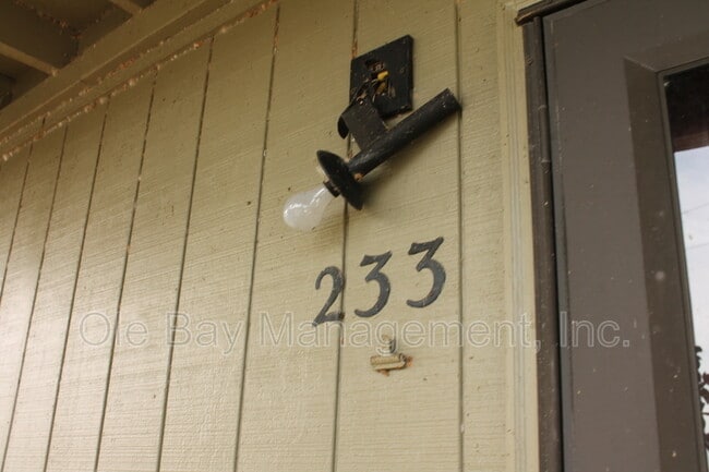 Photo - 233 Riverbend Dr