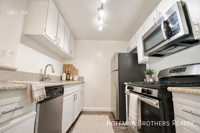 Photo - 1725 Grismer Ave Unidad 110