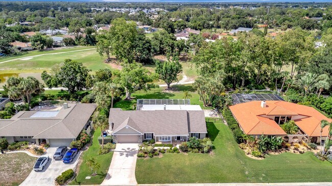 Photo - Luxury 5 Bed/4 Bath Pool Home on a Golf Course in Central Sarasota