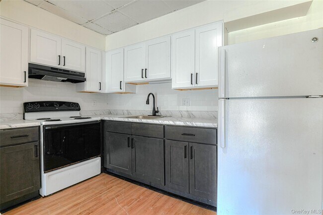 Photo - 1614 US-9W Unit 3