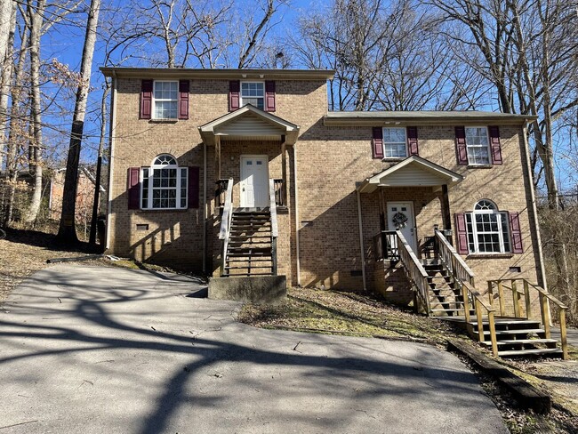 3 bedroom gem with convenient Nashville lo... - 3 bedroom gem with convenient Nashville lo... House