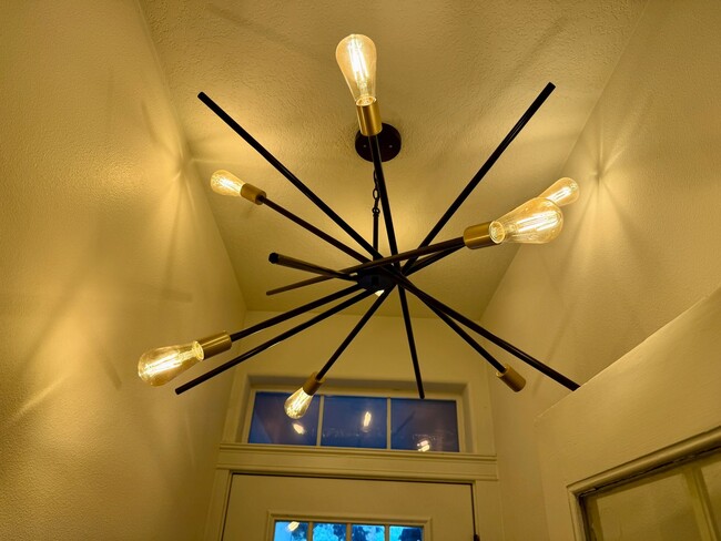 Photo - Super Crisp 3 bedroom w/ Fantastic 4 Season Outdoor Space