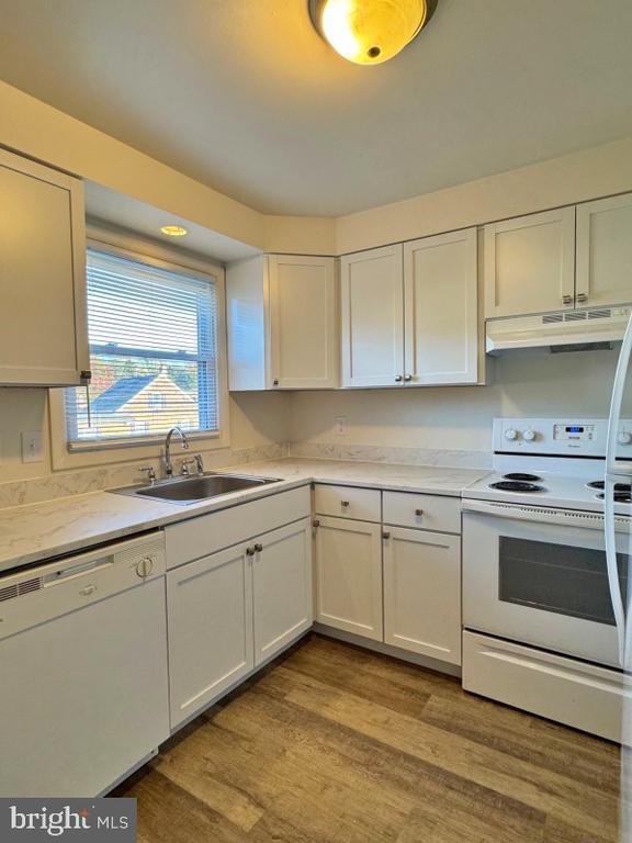 Building Photo - 2009 N Susquehanna Trail Unit F