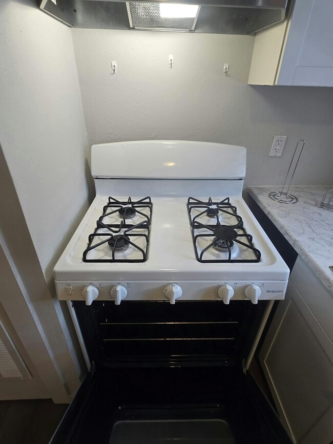 Photo - 2634 Foster St Townhome