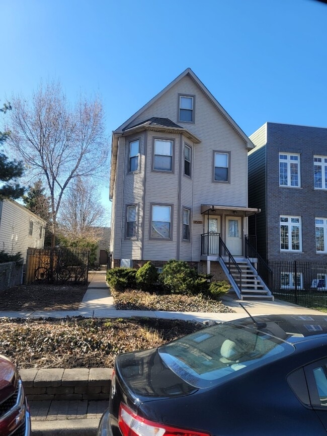 Building Photo - 3508 N Lowell Ave Unit G Rental