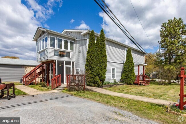 Building Photo - 3937 Glenhurst Rd Rental