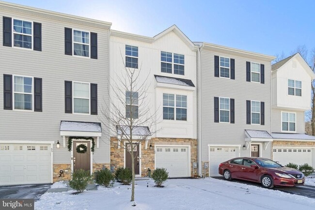 Building Photo - 69 Aviary Rd