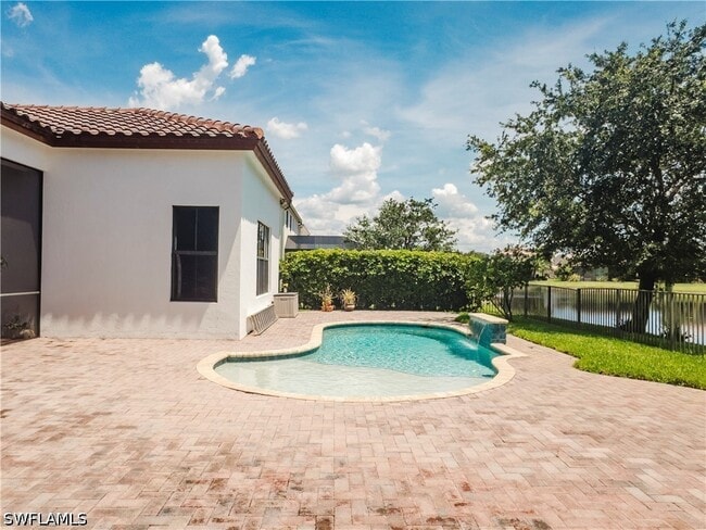 Photo - 5169 Roma St S