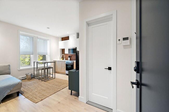 Photo - 3722 Av. Laval Unit 5