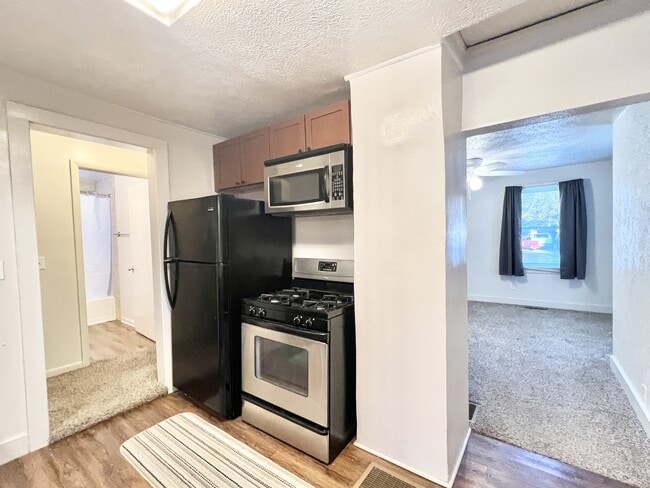 Photo - 319 N Walnut St