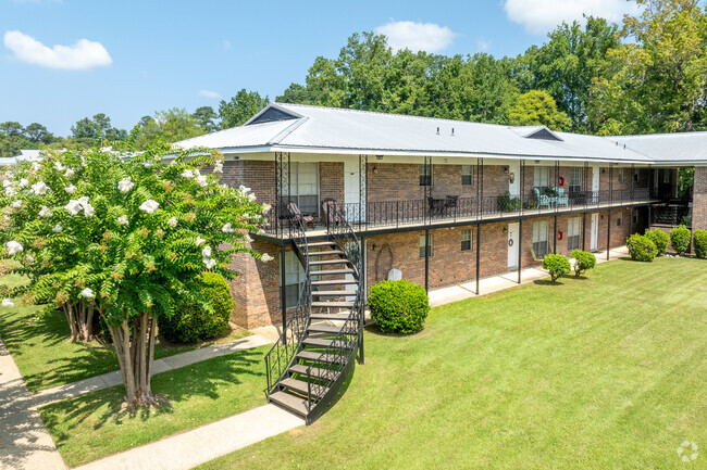 Building Photo - Chateau Orleans Rental