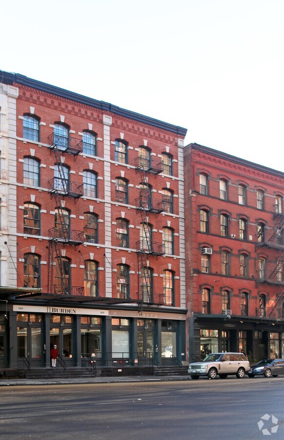 Photo - 182 Duane St