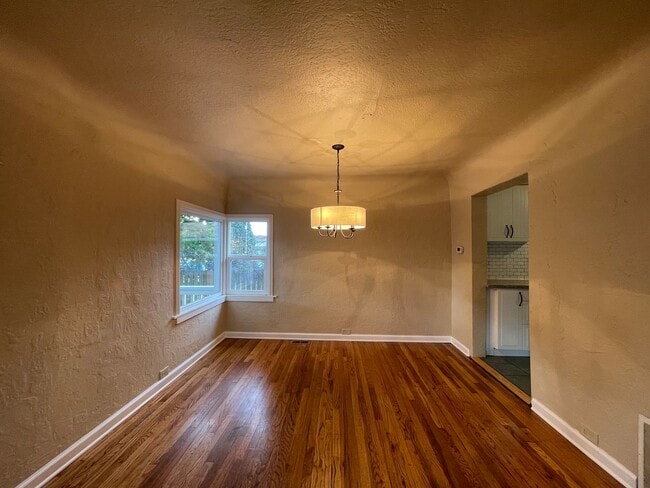 Photo - West Seattle - 2 bedroom and 1 bathroom