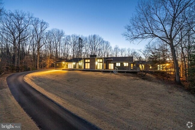Building Photo - 20 Cessna Ln Rental