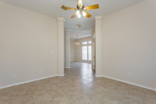 Photo - 21915 Rivergate Ct