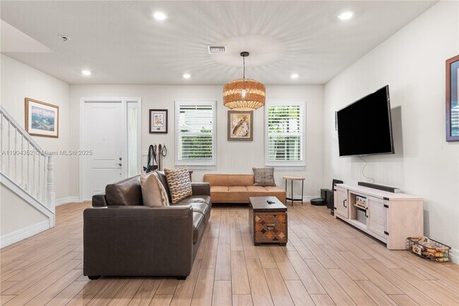 Photo - 1030 Eucalyptus Dr