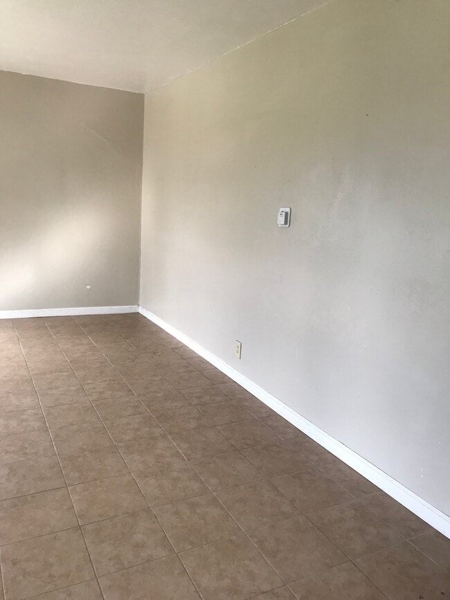 Photo - 1829 Morgan Ln