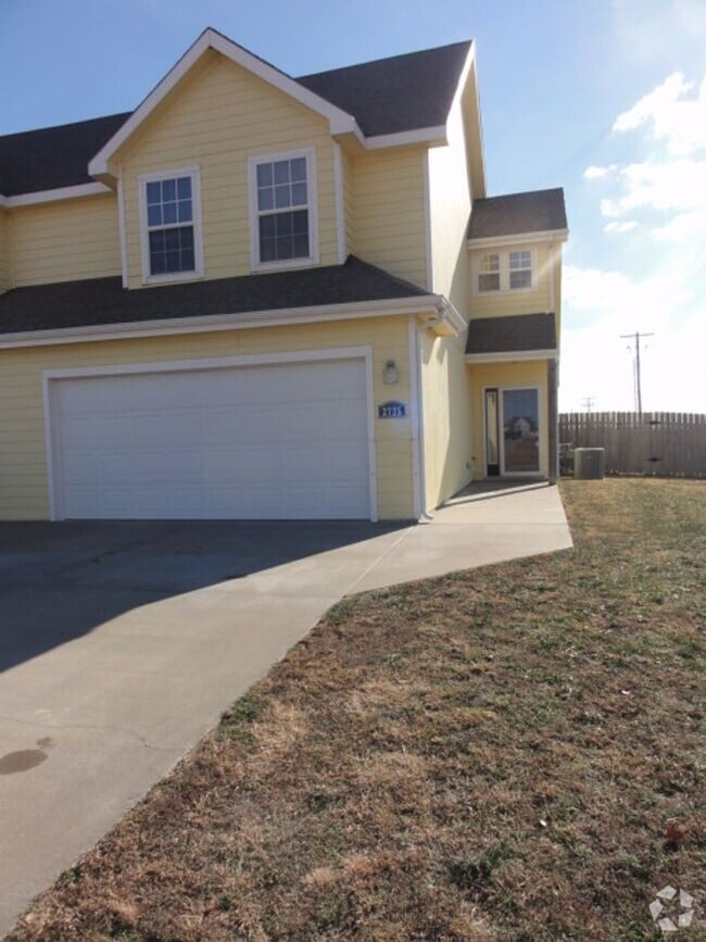 Building Photo - Great Location Rental