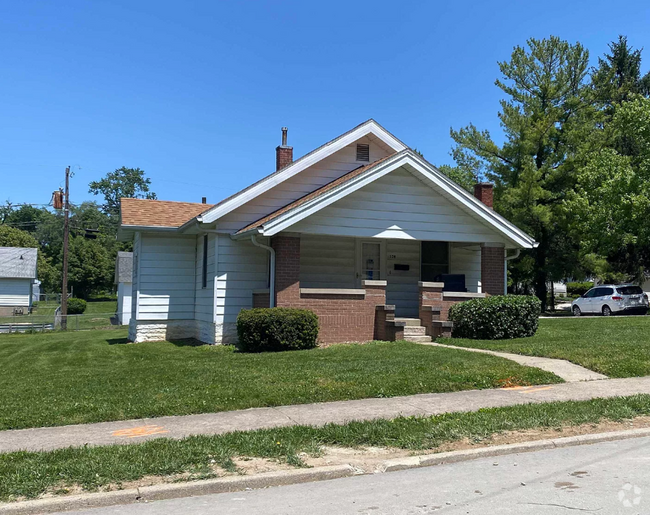 Building Photo - 3 BR 2 Bath House - 5 minutes from IU Bloo...