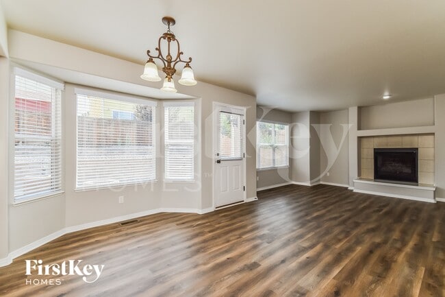 Photo - 1749 Dewhirst Dr