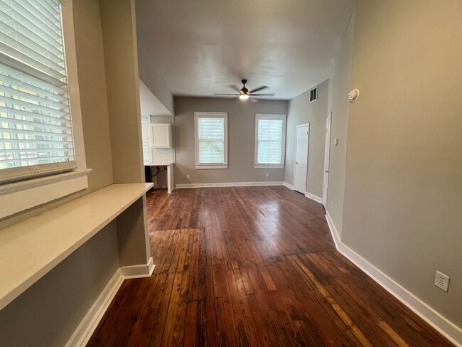 Photo - 1 Bedroom 1 Bath Apartment in Wraggsboro - Downtown Charleston