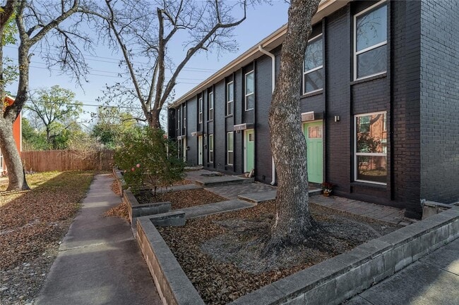 Photo - 3820 Southway Dr Unit D