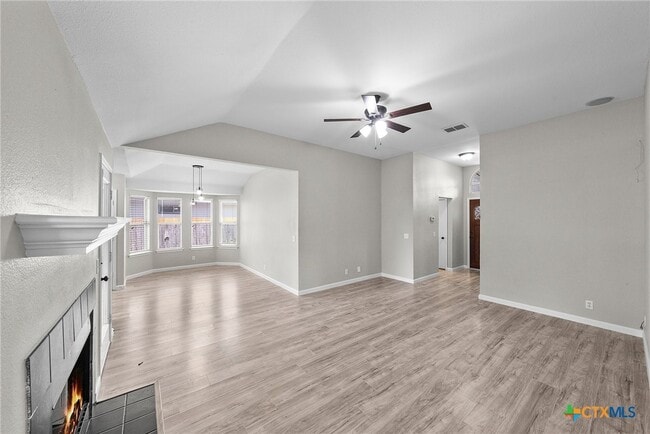 Photo - 104 Harvest Ln