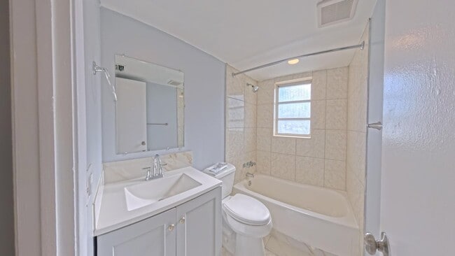 Photo - 2301 SE 4th St