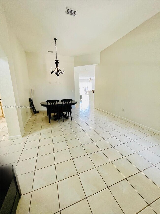 Photo - 4006 NE 20th St