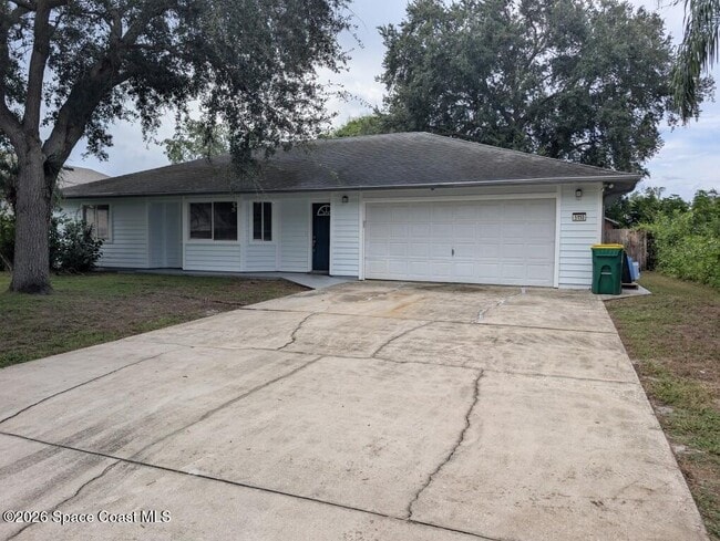 Building Photo - 5110 Mayflower St