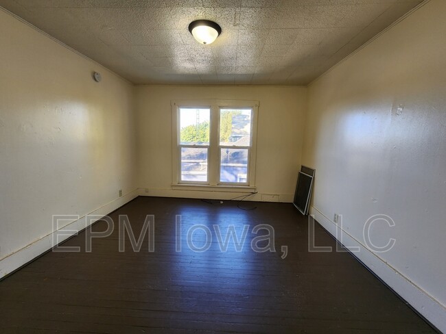 Photo - 216 Courtland St