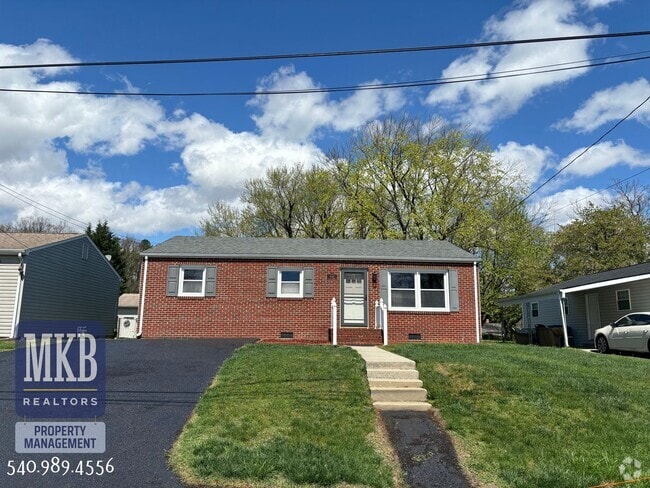 Building Photo - The Perfect 3-Bedroom Ranch-Style House Lo...