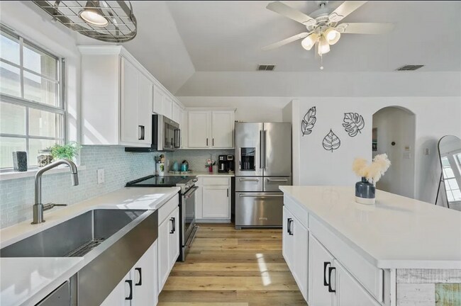 Photo - 4030 Walker Dr