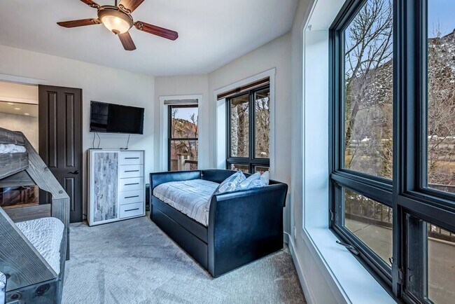 Photo - 26513 CO-82 Unidad ID1018159P