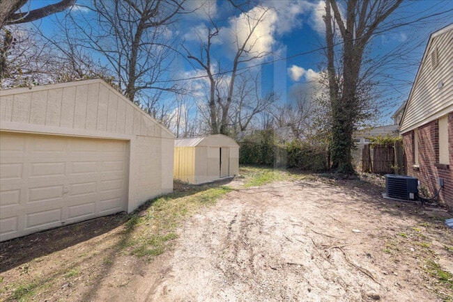 Photo - 3535 N Oxford St