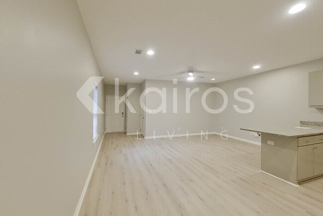 Photo - 1916 Perry St