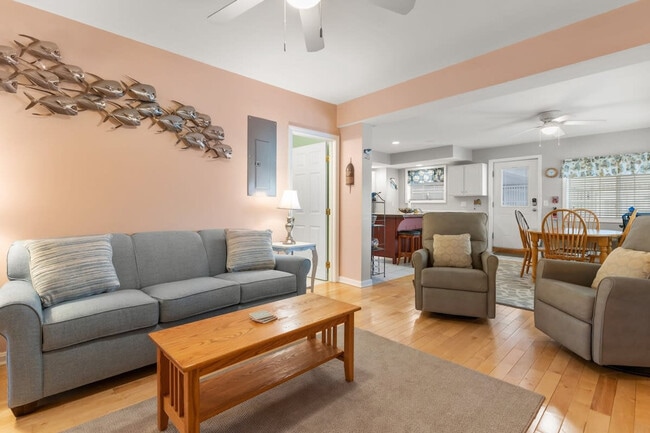 Photo - 24 Ashworth Ave Unit ID1333579P