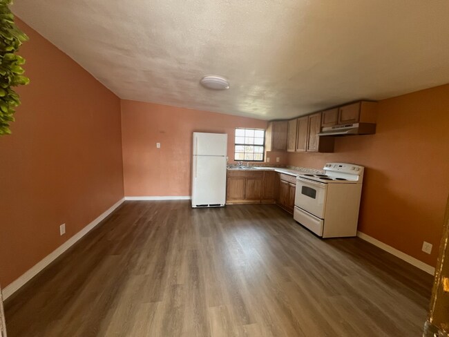 Photo - 3911 Spear St Unidad 2